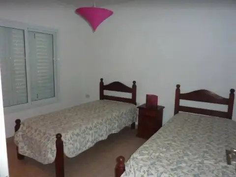 EXCELENTE CASA EN CALLE AVELLANEDA 867