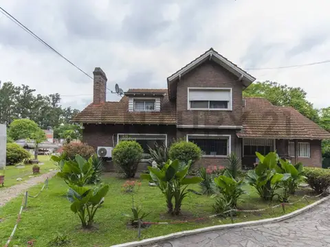 CASA - QUINTA 5 AMBIENTES EN VENTA - TORTUGUITAS