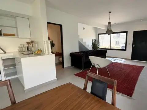 Casa 2 ambientes con 1 baño