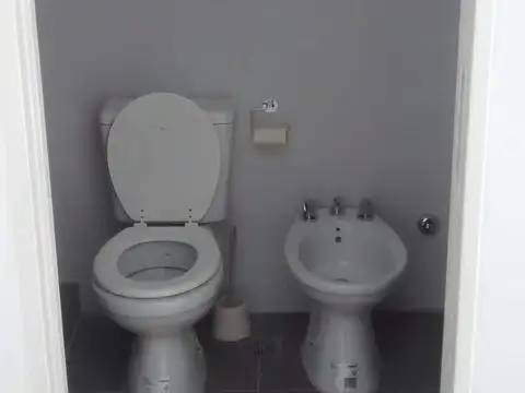 SHOWROOM EN COMPLEJO DE OFICINAS/ CONSULTORIOS $ 250.000