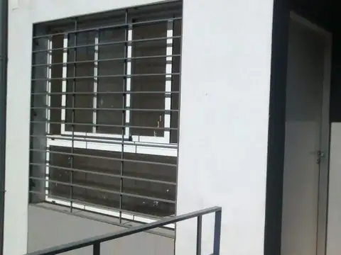 San Lorenzo 3900, Piso 1