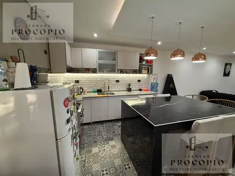 Casa 3 ambientes con 2 baños