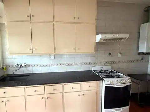 Departamento en Alquiler en Villa Real, $ 800.000