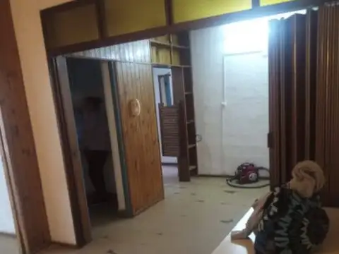 Departamento 6 ambientes con 1 baño