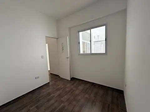 Depto Tipo Casa en Alquiler 42 años