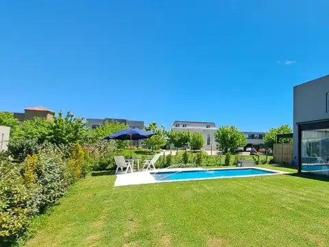 Venta Casa Acacias Puertos del Lago 5 Ambientes