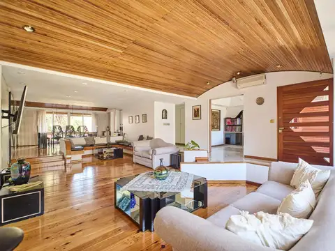 VENTA Casa 5 amb Jardín Pileta Cochera Baulera DEVOTO