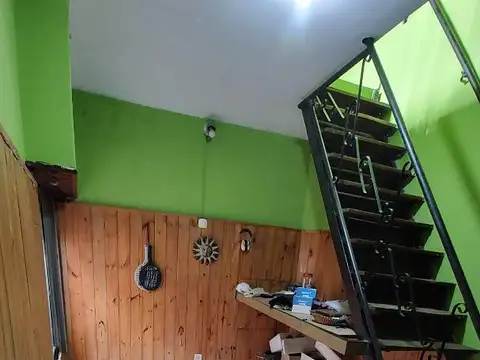 CASA 4 AMB C/COCHERA Y PATIO