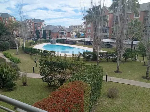 2 ambientes. Dormitorio en suite, toillete y cochera. Miradores de la Bahia