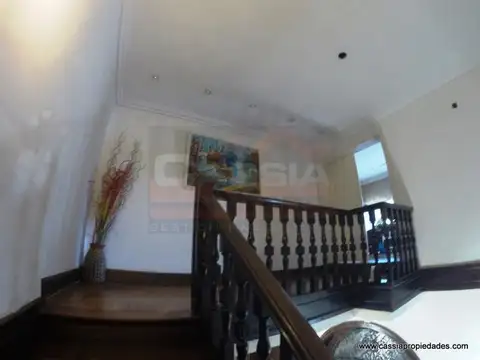 Casa en Venta con 6 cocheras