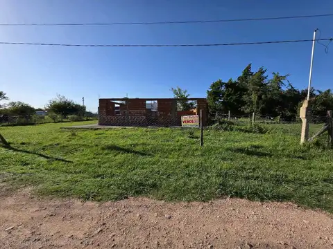 Vendo Terreno Con Construcción en Herrera, Entre Ríos.