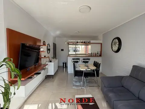 Depto Tipo Casa 2 ambientes con 1 baño