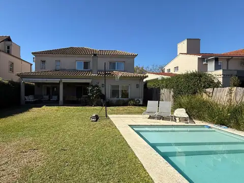 Casa en Venta de 5 dormitorios