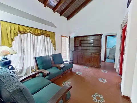 Casa 4 ambientes con 2 baños