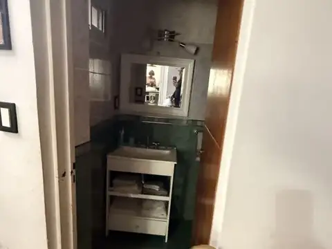 Casa sobre lote propio de terreno Venta En Pompeya permuta acepta menor valor
