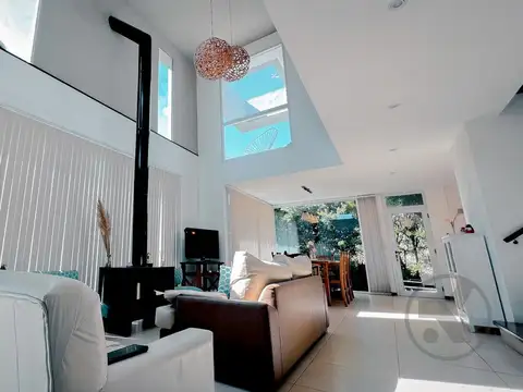 VENTA | CASA 5 AMBIENTES | BARRIO PRIVADO LAS PRUNAS