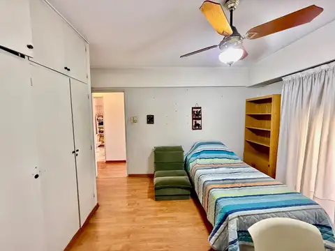 Departamento Amoblado, al Frente con Cochera.