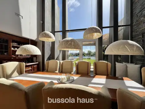 Casa en Venta en Barbarita, USD 1.800.000