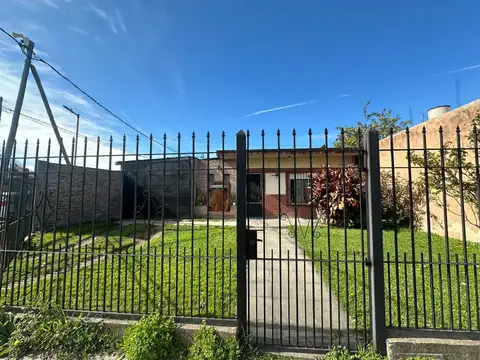 Casa 4 ambientes con 1 baño