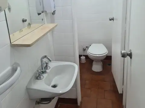 Oficina 4 ambientes con 3 baños