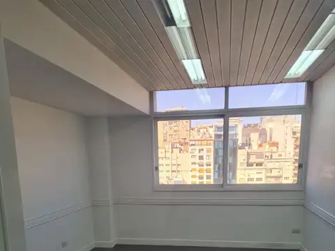 Oficina en Alquiler con 1 cochera