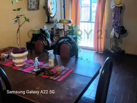 Casa 5 ambientes con 2 baños