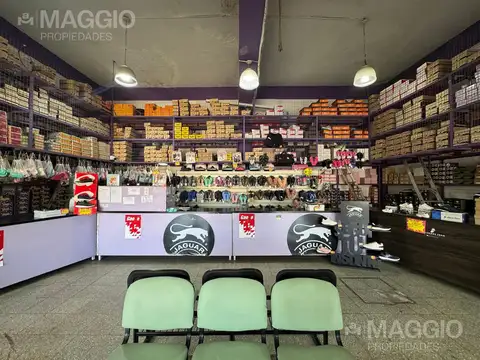 Local en Isidro Casanova