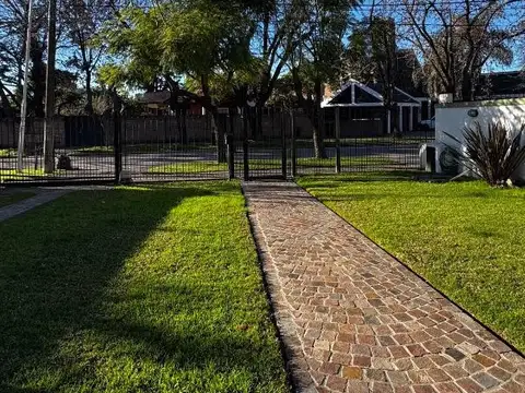 Casa 6 ambientes con 3 baños
