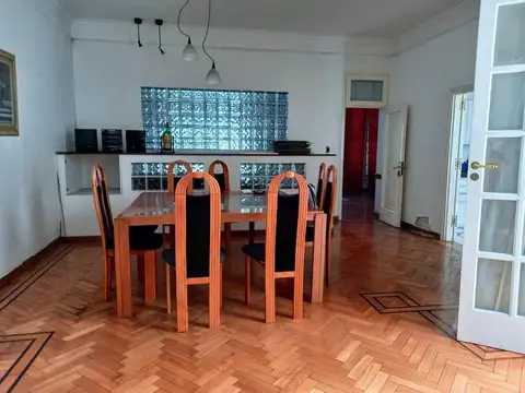 Casa en alquiler 4 habitaciones, jardin de invierno, patio pileta garaje en Rosario centro