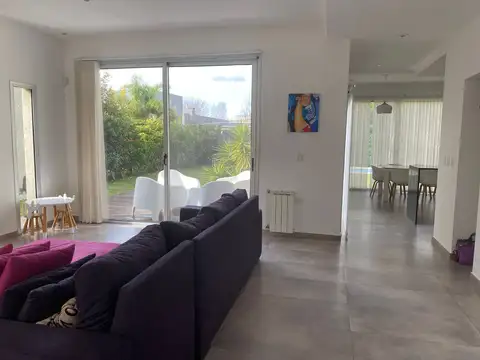 Casa en Venta en Pilar del Este - San Eduardo, USD 179.900