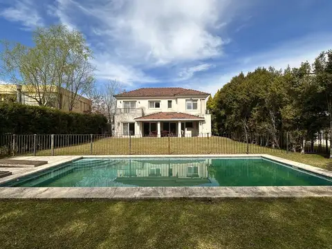 Casa en Alquiler de 3 dormitorios