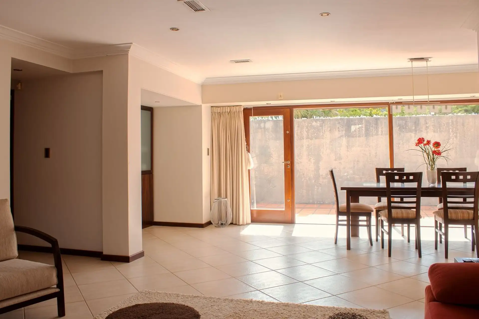 venta casa 6 amb barrio caisamar