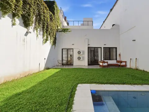 Venta PH 3 ambientes con patio y pileta en Chacarita