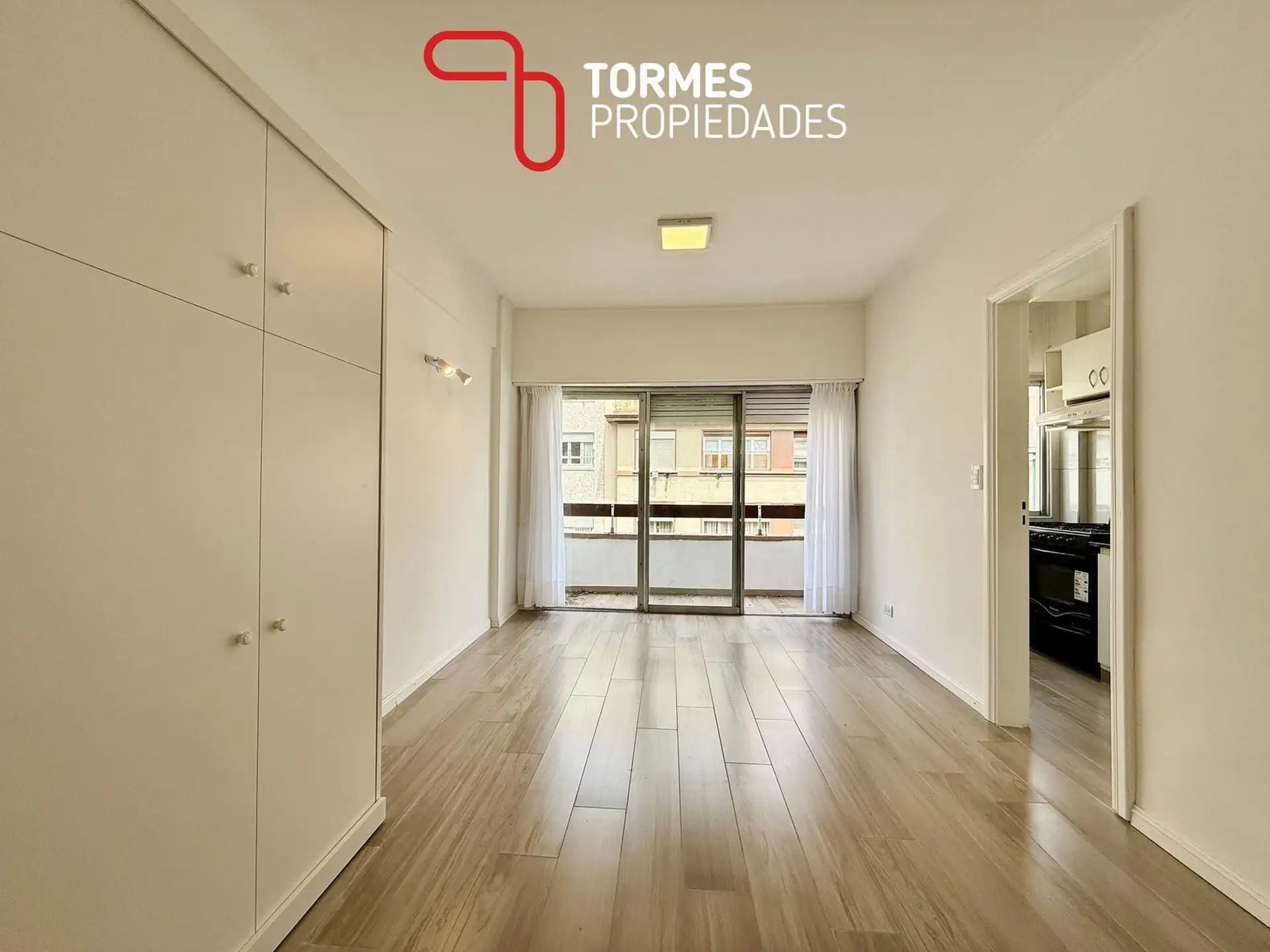 En venta. Excelente departamento 1 ambiente reciclado a la calle