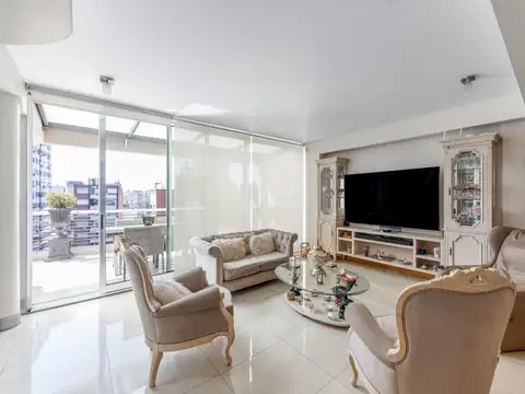 Departamento en Venta con 3 cocheras