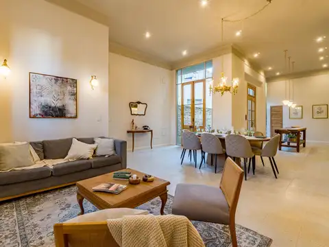 VENTA - Casa de 3 dormitorios, patio y terraza con cochera - Pichincha, Rosario.