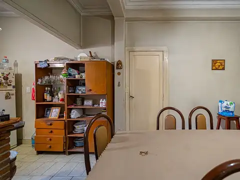 VENTA CASA HAEDO 4 AMBIENTES CON PARQUE Y COCHERA