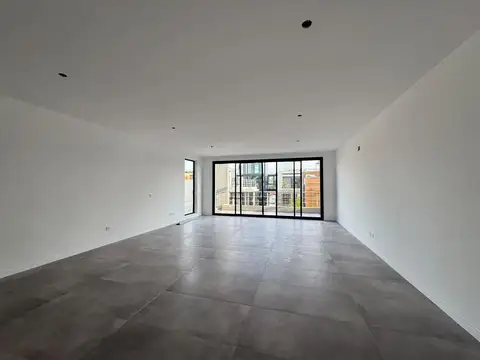 Oficina en Alquiler en Bella Vista, USD 1.300