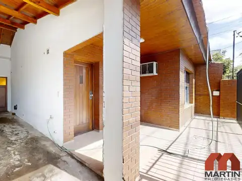 Casa en Alquiler con 1 cochera