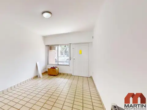 Chalet en Venta o Alquiler de 4 Ambientes con Cochera y Quincho - Martinez