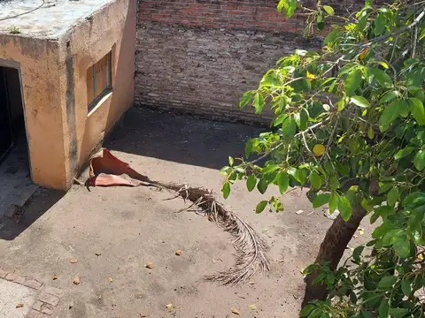 Casa 4 ambientes con 1 baño