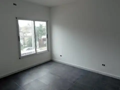 Depto Tipo Casa en Venta con 2 cocheras