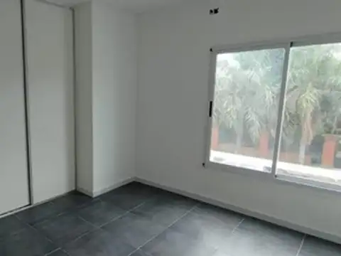 Venta casa duplex Ituzaingo 4 ambientes