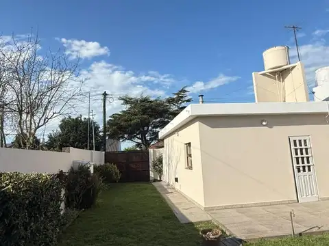 Casa en Venta - 2 Dormitorios 1 Baño - 200mts - Mar Del Plata