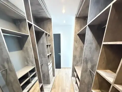 Depto Tipo Casa 4 ambientes con 3 baños