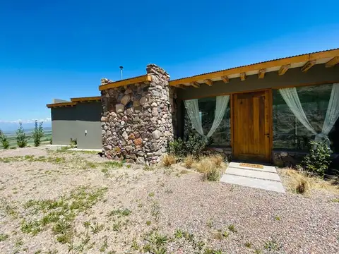 Casa en Venta en La Carrera, USD 445.000