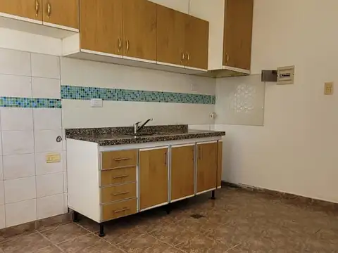 Departamento 2 ambientes en alquiler, cómodo y bien equipado en Merlo