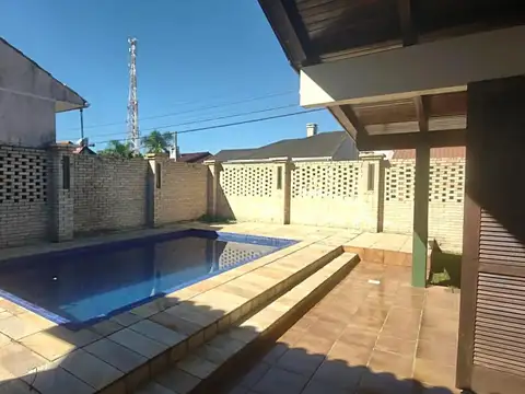 Casa 5 ambientes con 3 baños