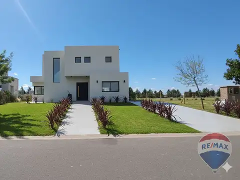 CASA EN VENTA - EL NAUDIR - A LA LAGUNA