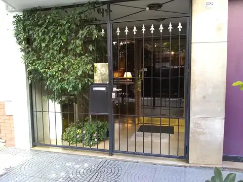 Av Darregueyra 2400, Piso 2
